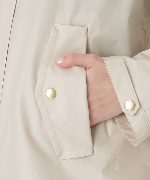 BLUE LABEL CRESTBRIDGE（ブルーレーベルクレストブリッジ）の「ストレッチプルーフクロスマウンテンパーカー（マウンテンパーカー・レディース・ダークネイビー/グリーン/ベージュ・36/38）」の20枚目の写真