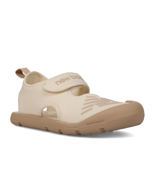 NEW BALANCE（ニューバランス）の「CRSR Sandal（サンダル・キッズ・ベージュ系その他/レッド・17.0cm/18.0cm/19.0cm/20.0cm/21.0cm/22.0cm/23.0cm）」の5枚目の写真