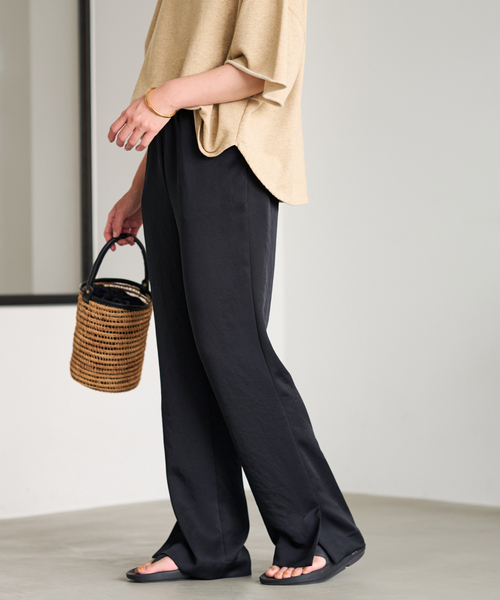 FRAMeWORK（フレームワーク）の「≪WEB限定追加≫ヴィンテージサテンサイドスリットパンツ（その他パンツ・レディース・ブラック/アイボリー・36/38）」の12枚目の写真