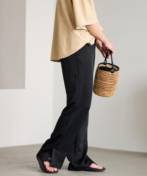 FRAMeWORK（フレームワーク）の「≪WEB限定追加≫ヴィンテージサテンサイドスリットパンツ（その他パンツ・レディース・ブラック/アイボリー・36/38）」の13枚目の写真