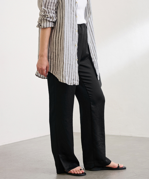 FRAMeWORK（フレームワーク）の「≪WEB限定追加≫ヴィンテージサテンサイドスリットパンツ（その他パンツ・レディース・ブラック/アイボリー・36/38）」の22枚目の写真