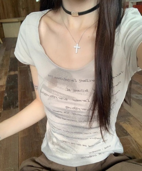 lilful(リルフル)の「レタリングプリントコンパクトピチTシャツ(Tシャツ/カットソー・レディース・ベージュ/ブラウン・S/M)」の11枚目の写真