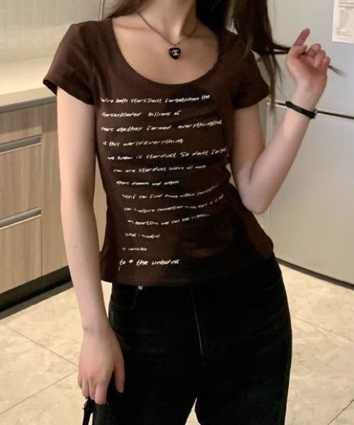 lilful(リルフル)の「レタリングプリントコンパクトピチTシャツ(Tシャツ/カットソー・レディース・ベージュ/ブラウン・S/M)」の21枚目の写真