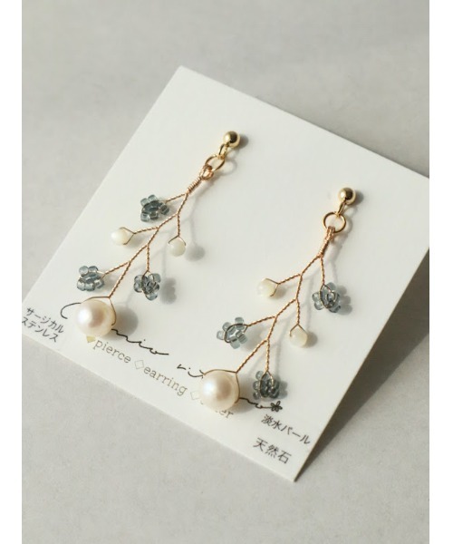 tone（トーン）の「【mio ritomo】Ice　淡水パールピアス(MA)（ピアス（両耳用）・レディース・グレー・FREE）」の2枚目の写真