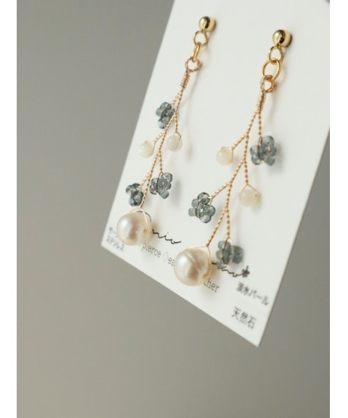 tone（トーン）の「【mio ritomo】Ice　淡水パールピアス(MA)（ピアス（両耳用）・レディース・グレー・FREE）」の4枚目の写真