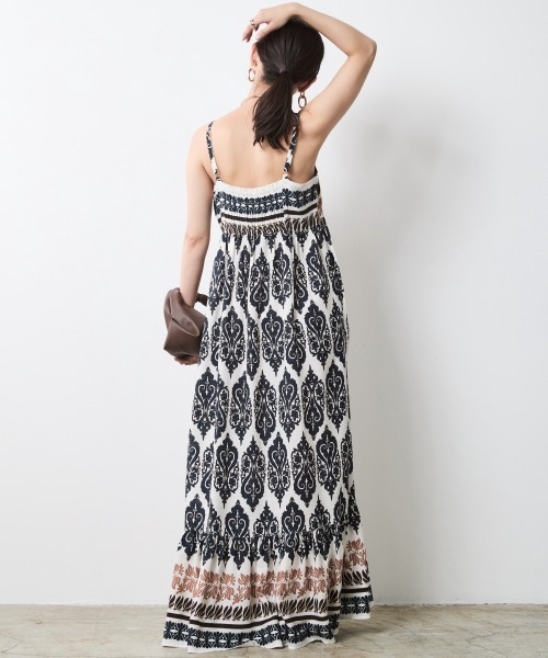 CHIC STYLE（シックスタイル）の「パネルプリントキャミソールワンピース＜大きいサイズ有＞シックスタイル（ワンピース・レディース・ブルー系/ブラック系・L/M/5L/4L/3L/LL）」の7枚目の写真