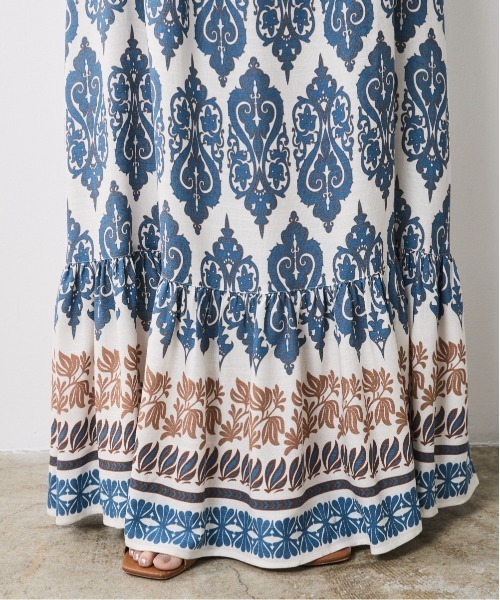 CHIC STYLE（シックスタイル）の「パネルプリントキャミソールワンピース＜大きいサイズ有＞シックスタイル（ワンピース・レディース・ブルー系/ブラック系・L/M/5L/4L/3L/LL）」の18枚目の写真