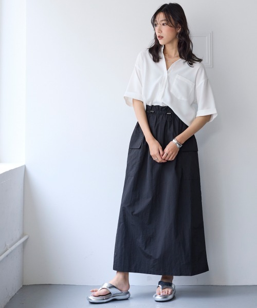 SMILE LAND(スマイルランド)の「<大きいサイズ>とろみブロードビッグシャツ(イージーケア・吸汗速乾)(シャツ/ブラウス・レディース・ライトグレー/オフホワイト/チャコール・5L/4L/3L/LL/L)」の11枚目の写真