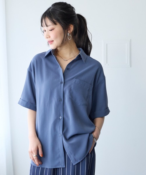SMILE LAND(スマイルランド)の「<大きいサイズ>とろみブロードビッグシャツ(イージーケア・吸汗速乾)(シャツ/ブラウス・レディース・ライトグレー/オフホワイト/チャコール・5L/4L/3L/LL/L)」の13枚目の写真