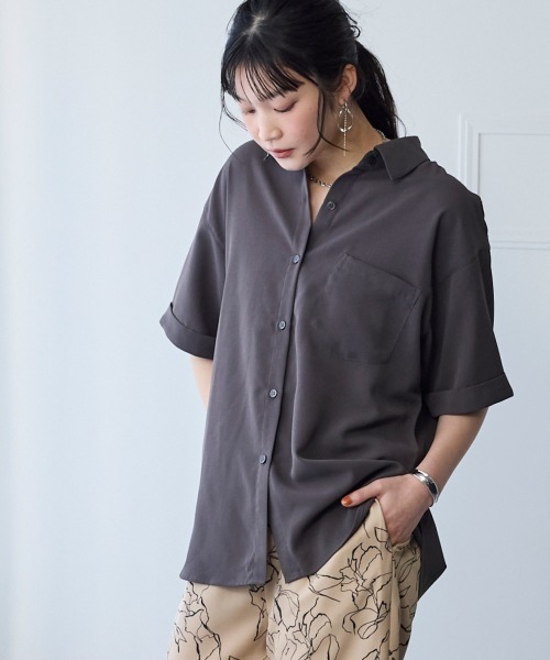 SMILE LAND(スマイルランド)の「<大きいサイズ>とろみブロードビッグシャツ(イージーケア・吸汗速乾)(シャツ/ブラウス・レディース・ライトグレー/オフホワイト/チャコール・5L/4L/3L/LL/L)」の16枚目の写真