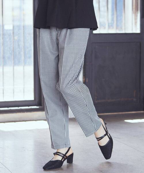 earth music&ecology(アースミュージックアンドエコロジー)の「接触冷感テーパードパンツ(スラックス・レディース・ブラック/ライトベージュ/チェック/杢グレー・M/S/L)」の6枚目の写真