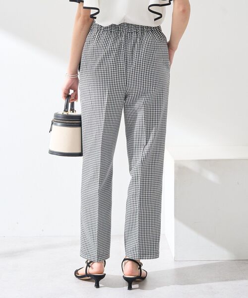 earth music&ecology(アースミュージックアンドエコロジー)の「接触冷感テーパードパンツ(スラックス・レディース・ブラック/ライトベージュ/チェック/杢グレー・M/S/L)」の11枚目の写真