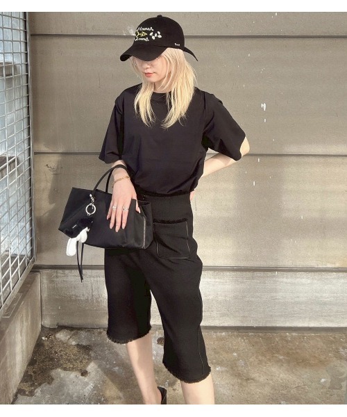 LE CIEL BLEU（ルシェルブルー）の「Tシャツウィズフックアンドアイディテール / T-Shirt with Hook and Eye Detail（Tシャツ/カットソー・レディース・ブラック/オフホワイト・36）」の11枚目の写真