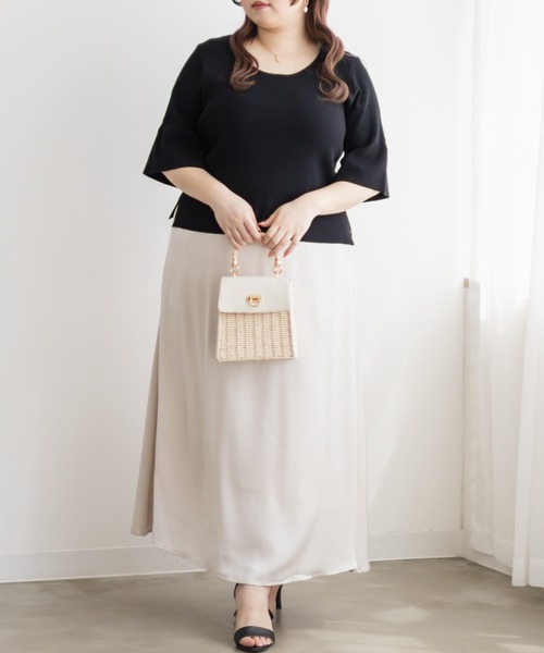 CLETTE(クレット)の「ベル袖クルーネックニット(ニット/セーター・レディース・オフホワイト/ブラック/ブルーグリーン・4L/3L/LL)」の17枚目の写真