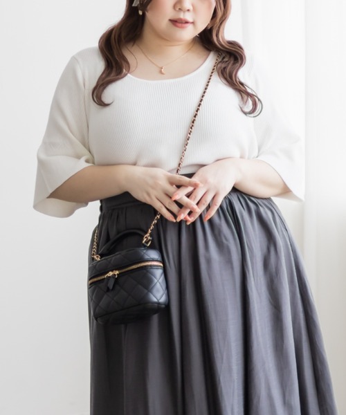 CLETTE(クレット)の「ベル袖クルーネックニット(ニット/セーター・レディース・オフホワイト/ブラック/ブルーグリーン・4L/3L/LL)」の22枚目の写真
