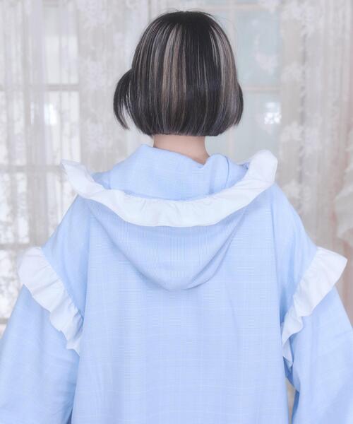 Whinny（ホワイニー）の「Whinny/バブみでヤバみなフードシャツ