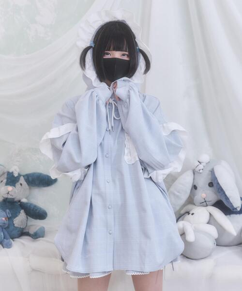 Whinny（ホワイニー）の「Whinny/バブみでヤバみなフードシャツ