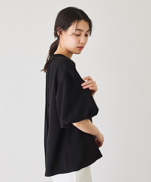 Jayro(ジャイロ)の「バックプリーツスキッパーブラウス(シャツ/ブラウス・レディース・ライトグレー/ホワイト系その他/ピンク/ネイビー/ブラック/ダークラベンダー・M)」の8枚目の写真