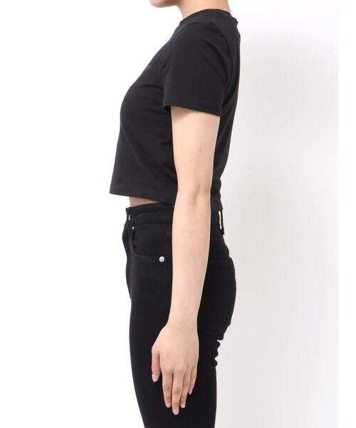 EMODA(エモダ)の「ミニマルフィットストーントップ(Tシャツ/カットソー・レディース・パープル/ホワイト/ブラック/ネイビー・FREE)」の16枚目の写真