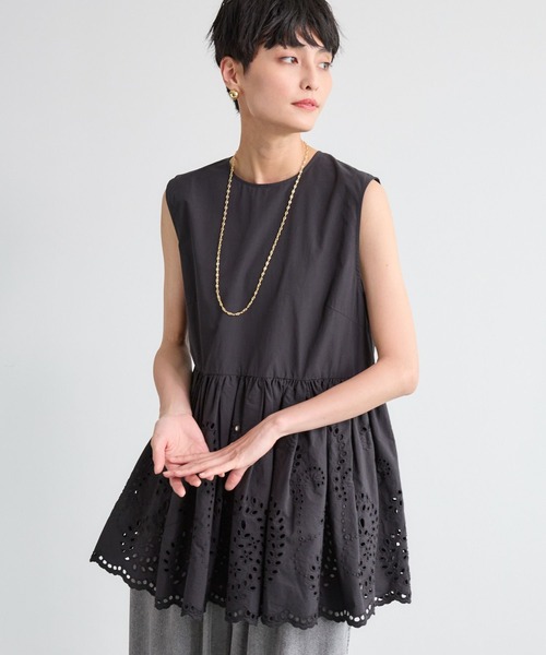 BARNYARDSTORM（バンヤードストーム）の「BARNYARDSTORM / カットワークノースリブラウス / ハンドウォッシャブル（シャツ/ブラウス・レディース・ベージュ/ブラック・S/M）」の2枚目の写真