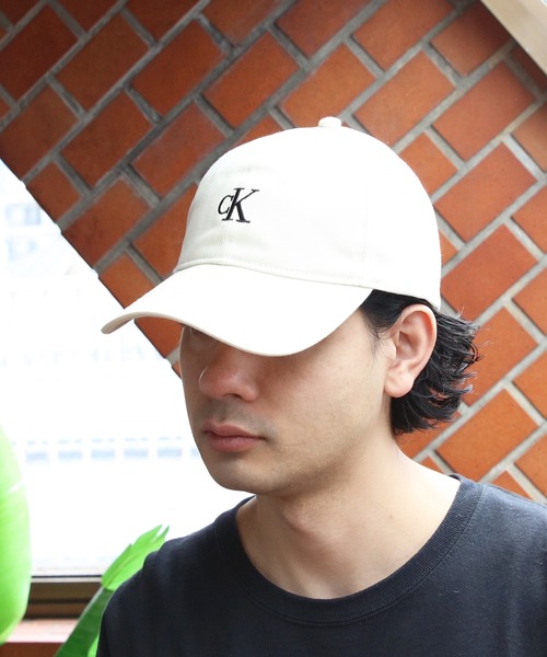 Calvin Klein（カルバン・クライン）の「Calvin Kleinロゴ刺繍キャップ（キャップ・メンズ・ブラック/ホワイト・FREE）」の4枚目の写真
