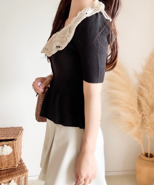 merrylatte（メリーラテ）の「エンブロイダリーレースペプラム半袖ニット（ニット/セーター・レディース・ブラック・MEDIUM）」の6枚目の写真