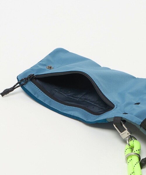 AIGLE(エーグル)の「<AIGLE×Topologie>SLD(ショルダーバッグ・レディース・オリーブ/ロイヤルブルー・FREE)」の15枚目の写真