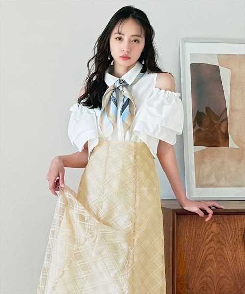 SWINGLE（スウィングル）の「2WAYオープンショルダーシャツブラウス（シャツ/ブラウス・レディース・オフホワイト/ブルー系その他/イエロー・FREE）」の7枚目の写真