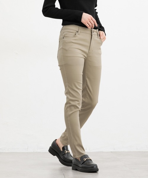 Honeys（ハニーズ）の「スリムカラースキニー（股下６９ｃｍ）（その他パンツ・レディース・ネイビー/ブラック/スミクロ/ライトベージュ・M/LL/S/L/SS/3L）」の3枚目の写真