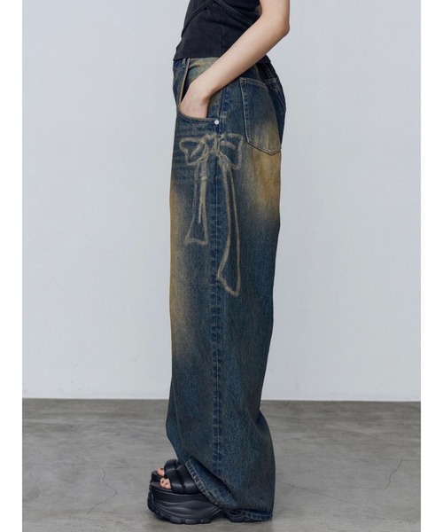 EMODA（エモダ）の「リボングラフィックルーズジーンズ（デニムパンツ・レディース・ブラック/インディゴブルー・X-SMALL/MEDIUM/SMALL）」の4枚目の写真