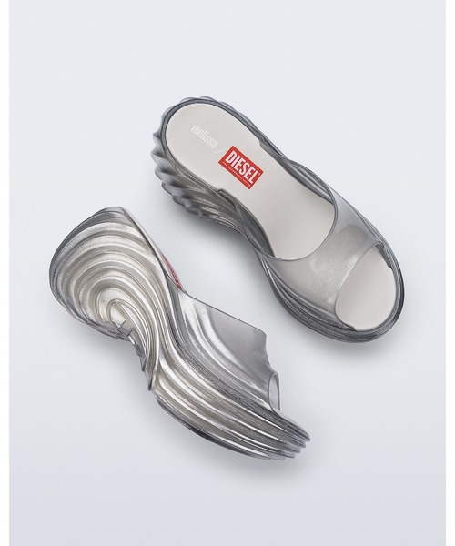 melissa（メリッサ）の「MELISSA QUANTUM PLATFORM + DIESEL AD（サンダル・レディース・クリアブルー/ライトブルー/ブラック/クリアレッド/ネイビー/イエロー/クリア・35-36/39/38/37）」の13枚目の写真