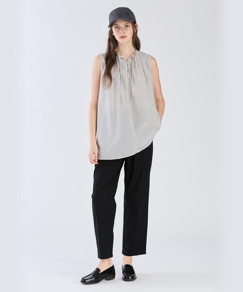To b. by agnes b.(トゥービーバイアニエスベー)の「ストライプ コットンボイル ノースリーブ ブラウス(シャツ/ブラウス・レディース・ブラック・38/40/36)」の3枚目の写真