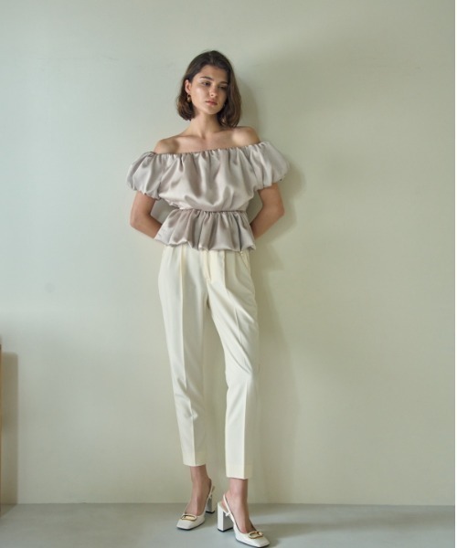 ERADIE（エラディエ）の「Satin open back top サテンオープンバックTOP（シャツ/ブラウス・レディース・ホワイト/ベージュ/ブラック/グリーン・FREE）」の20枚目の写真