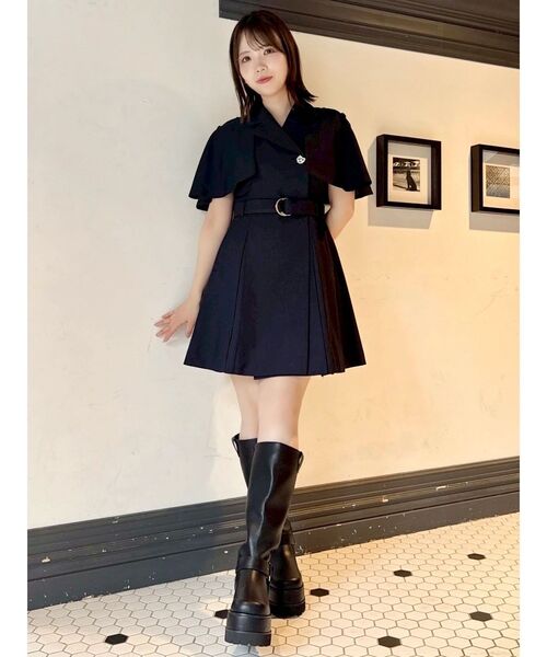 dazzlin（ダズリン）の「ケープトレンチミニワンピース（ワンピース・レディース・ネイビー/ベージュ/その他1/チャコールグレー・SMALL/MEDIUM）」の5枚目の写真