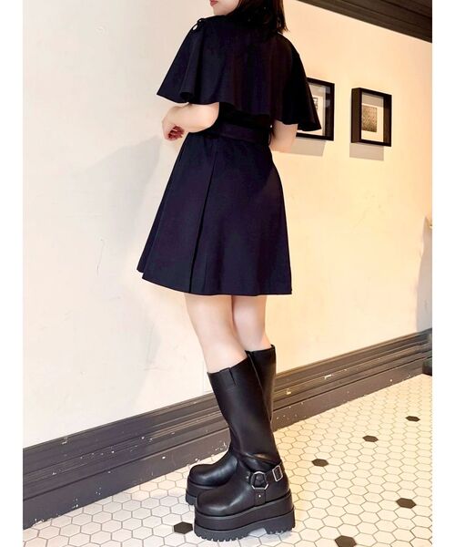 dazzlin（ダズリン）の「ケープトレンチミニワンピース（ワンピース・レディース・ネイビー/ベージュ/その他1/チャコールグレー・SMALL/MEDIUM）」の6枚目の写真