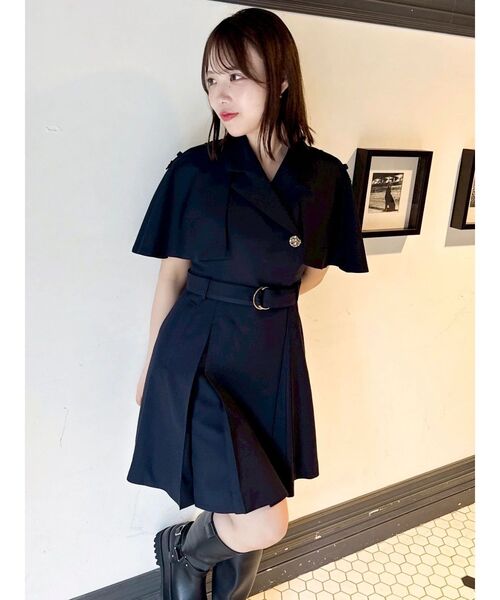 dazzlin（ダズリン）の「ケープトレンチミニワンピース（ワンピース・レディース・ネイビー/ベージュ/その他1/チャコールグレー・SMALL/MEDIUM）」の7枚目の写真