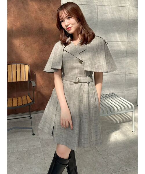 dazzlin（ダズリン）の「ケープトレンチミニワンピース（ワンピース・レディース・ネイビー/ベージュ/その他1/チャコールグレー・SMALL/MEDIUM）」の16枚目の写真