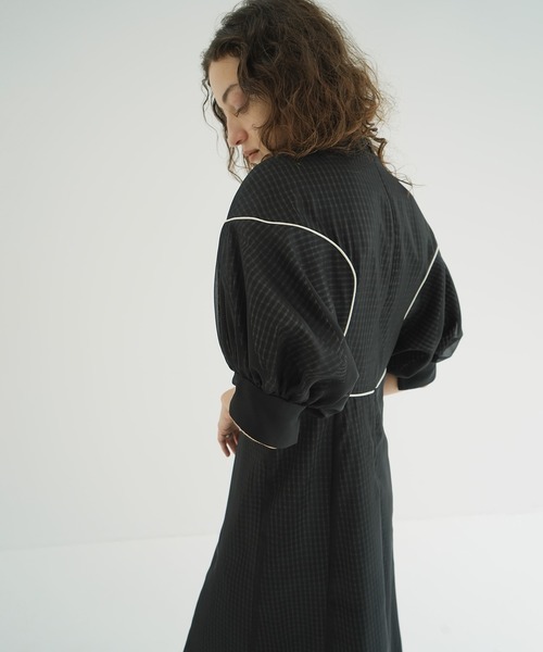 CLANE（クラネ）の「LAYERD SHEER ONEPIECE（ワンピース・レディース・ブラック/ベージュ・0/1/2）」の8枚目の写真