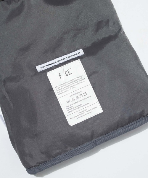 F/CE. （エフシーイー）の「F/CE. TEXTURED TWILL DRAWSTRING SACOCHE / エフシーイー テクスチャードツイルドローストリングサコッシュ（ショルダーバッグ・メンズ・ブラック/チャコール・FREE）」の15枚目の写真