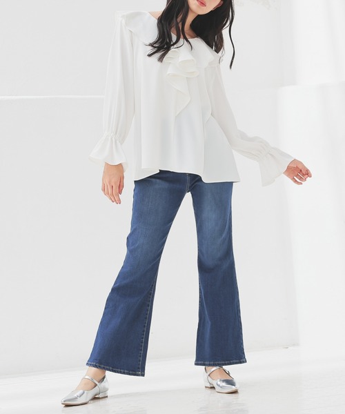 Honeys（ハニーズ）の「デニムフレアパンツ（デニムパンツ・レディース・グレー/ブルー系その他/インディゴブルー・S/SS/M/LL/L）」の2枚目の写真