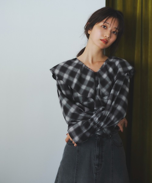 N.(N. Natural Beauty Basic)(エヌエヌナチュラルビューティーベーシック)の「チェックラッフルブラウス(シャツ/ブラウス・レディース・ベージュ系その他/ブラック系その他・MEDIUM)」の1枚目の写真