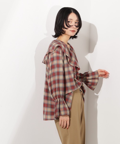 N.(N. Natural Beauty Basic)(エヌエヌナチュラルビューティーベーシック)の「チェックラッフルブラウス(シャツ/ブラウス・レディース・ベージュ系その他/ブラック系その他・MEDIUM)」の15枚目の写真