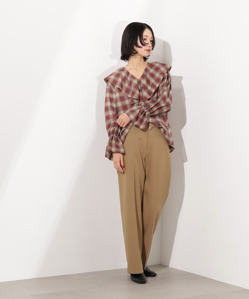 N.(N. Natural Beauty Basic)(エヌエヌナチュラルビューティーベーシック)の「チェックラッフルブラウス(シャツ/ブラウス・レディース・ベージュ系その他/ブラック系その他・MEDIUM)」の10枚目の写真