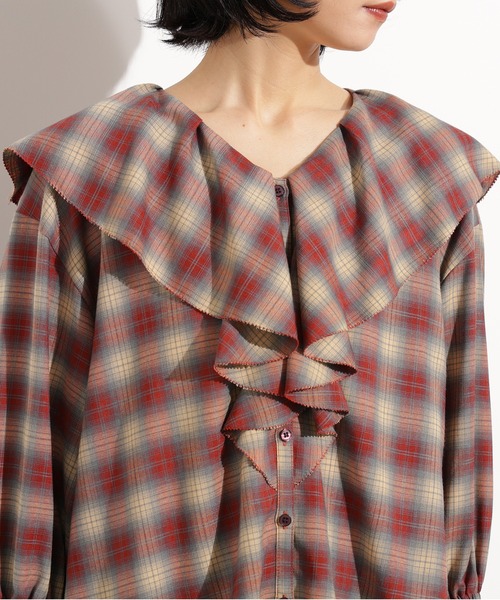 N.(N. Natural Beauty Basic)(エヌエヌナチュラルビューティーベーシック)の「チェックラッフルブラウス(シャツ/ブラウス・レディース・ベージュ系その他/ブラック系その他・MEDIUM)」の5枚目の写真