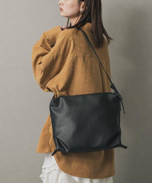 SENSE OF PLACE by URBAN RESEARCH（センスオブプレイスバイアーバンリサーチ）の「ワンショルダースクエアバッグ（ショルダーバッグ・レディース・ブラック/モカ・ONE）」の2枚目の写真