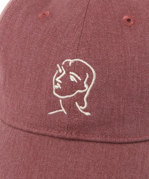 LAKOLE（ラコレ）の「【ラコレ アート】刺繍キャップ / 586611（キャップ・レディース・ベージュ/ネイビー/チェリーレッド・FREE）」の7枚目の写真