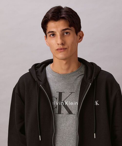 Calvin Klein(カルバン・クライン)の「ロングスリーブ アーカイブロゴ フリースジップパーカー(パーカー・メンズ・ネイビー/グレー/ブラック・S/L/M/XL)」の21枚目の写真