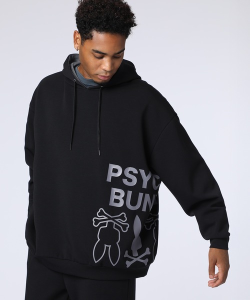 Psycho Bunny（サイコバニー）の「[WEB限定]ダンボール サイドロゴワイドパーカ（パーカー・メンズ・ブラック/チャコールグレー・FREE）」の3枚目の写真