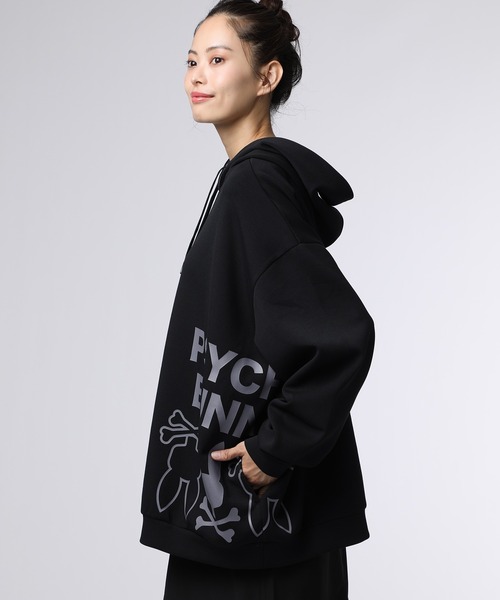 Psycho Bunny（サイコバニー）の「[WEB限定]ダンボール サイドロゴワイドパーカ（パーカー・メンズ・ブラック/チャコールグレー・FREE）」の7枚目の写真