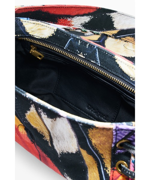 Desigual(デシグアル)の「マルチカラープリントバゲットクロスボディバッグ(ハンドバッグ・レディース・マルチ・FREE)」の3枚目の写真